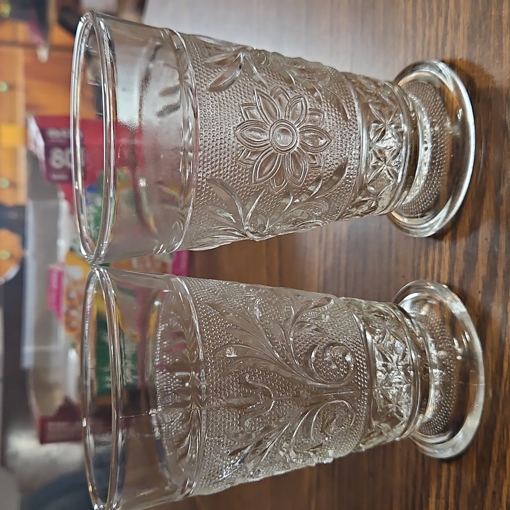 ANCHOR HOCKING Pair (2) Vintage Sandwich Glass Footed Tumblers - 9 Oz - 5" T